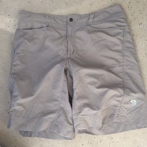 Mountain Hardwear XL tan shorts
